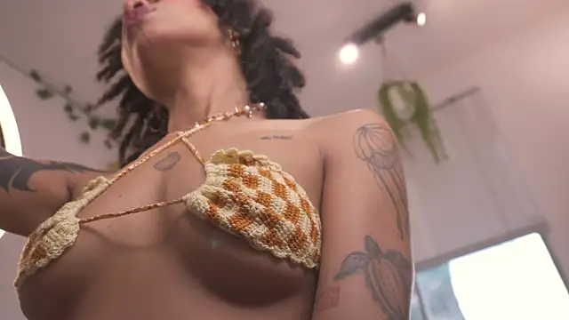 Snapshot of Cooper-Reds chatting on 10/12/25, 07:13 Cooper-Reds online show from 10/12/25, 07:13