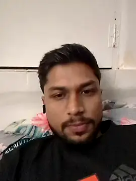 Snapshot of _IRRESISTIBLE_ chatting on 11/11/25, 02:39 IRRESISTIBLE online show from 11/11/25, 02:39