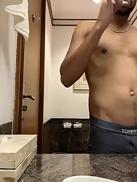 Snapshot of _IRRESISTIBLE_ chatting on 01/12/26, 06:24 IRRESISTIBLE online show from 01/12/26, 06:24