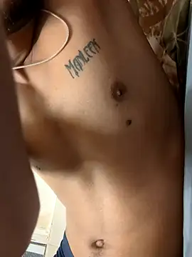 Snapshot of _IRRESISTIBLE_ chatting on 01/18/26, 05:28 IRRESISTIBLE online show from 01/18/26, 05:28