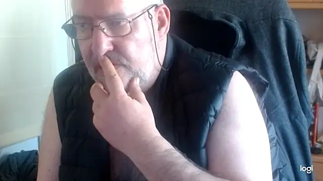 Snapshot of trasnodoluar chatting on 04/19/26, 03:22 trasnodoluar online show from 04/19/26, 03:22