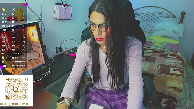 Kim Wexler online show from 04/13/26, 10:48