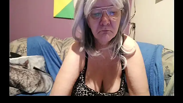 Snapshot of milfchantal4 chatting on 01/24/25, 07:30 milfchantal4 online show from 01/24/25, 07:30