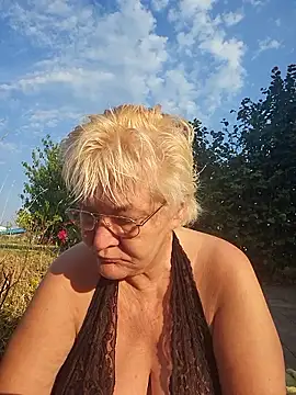 milfchantal4 online show from 06/28/26, 05:24