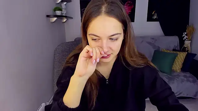 KristinaLoison online show from 12/07/24, 04:03