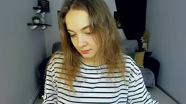 KristinaLoison online show from 12/17/24, 11:28