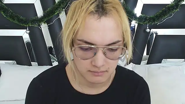 Snapshot of katya_kozlov chatting on 12/10/24, 02:16 katya kozlov online show from 12/10/24, 02:16