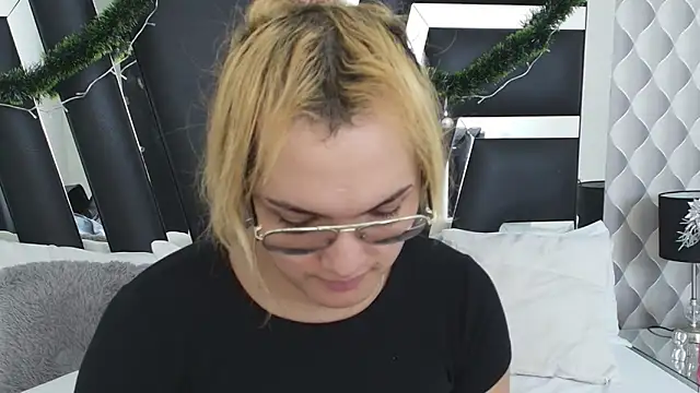 Snapshot of katya_kozlov chatting on 12/10/24, 11:22 katya kozlov online show from 12/10/24, 11:22