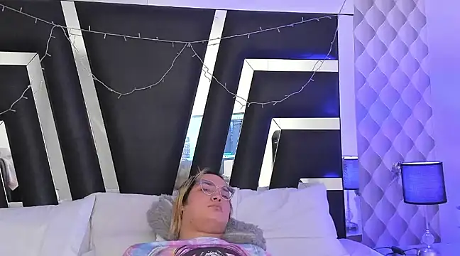 Snapshot of katya_kozlov chatting on 03/22/25, 02:27 katya kozlov online show from 03/22/25, 02:27