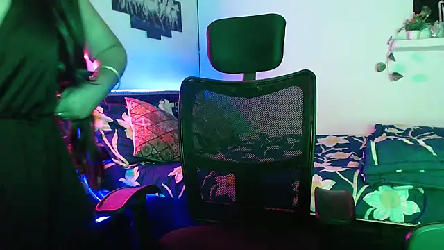 Snapshot of The_Divine_Love chatting on 12/01/24, 07:14 The Divine Love online show from 12/01/24, 07:14