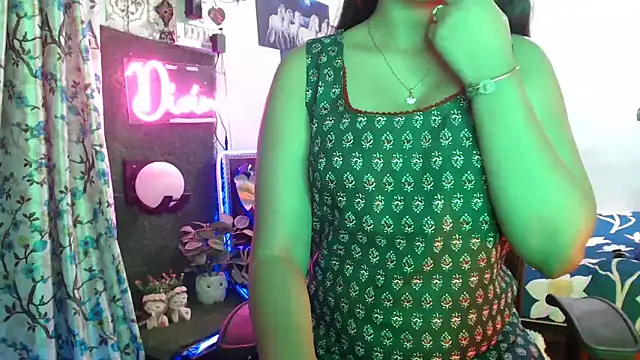 Snapshot of The_Divine_Love chatting on 12/22/24, 08:14 The Divine Love online show from 12/22/24, 08:14