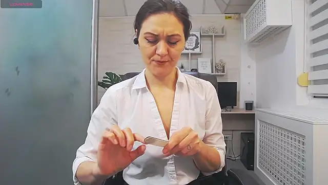 EllaMilf  online show from 02/19/25, 08:41