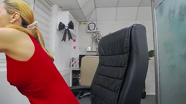 EllaMilf  online show from 10/29/25, 04:53