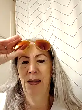 Snapshot of EvaRobinson chatting on 02/17/25, 03:31 EvaRobinson online show from 02/17/25, 03:31