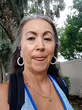 Snapshot of EvaRobinson chatting on 10/10/25, 03:33 EvaRobinson online show from 10/10/25, 03:33