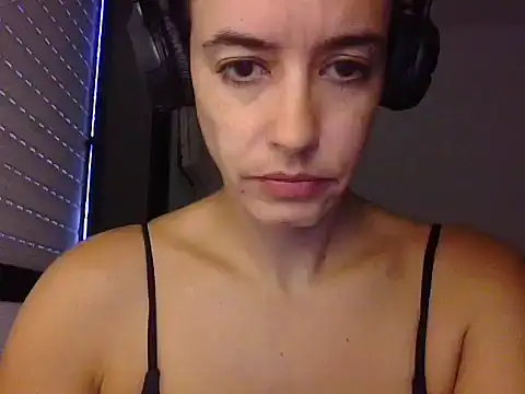 Snapshot of melaniepatterson chatting on 05/11/26, 12:00 melaniepatterson online show from 05/11/26, 12:00