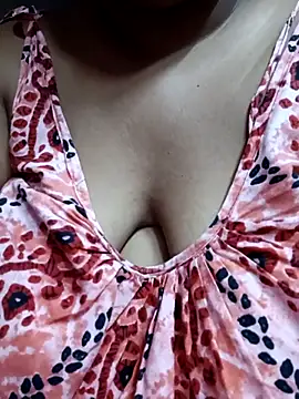 Snapshot of DEPALI09 chatting on 10/29/25, 07:37 DEPALI09 online show from 10/29/25, 07:37