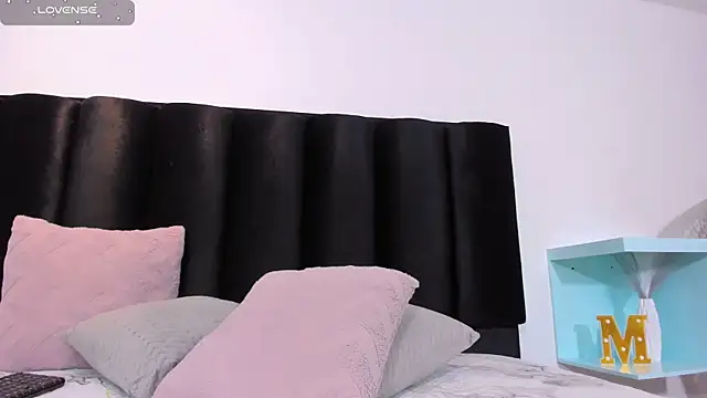 MauraGray online show from 01/13/25, 02:28