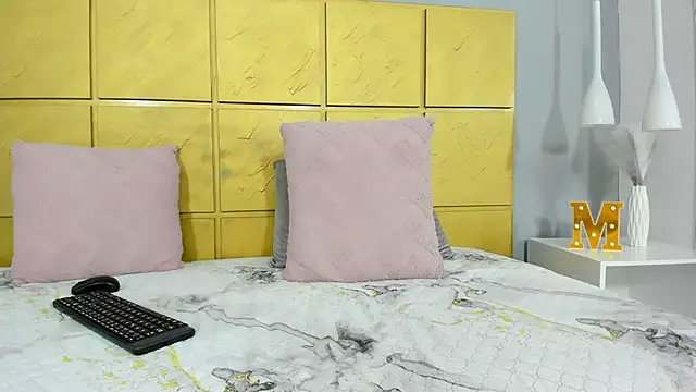 MauraGray online show from 01/26/25, 11:39