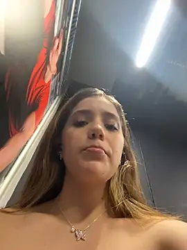 Snapshot of ShelbyHagen chatting on 11/06/25, 06:09 ShelbyHagen online show from 11/06/25, 06:09