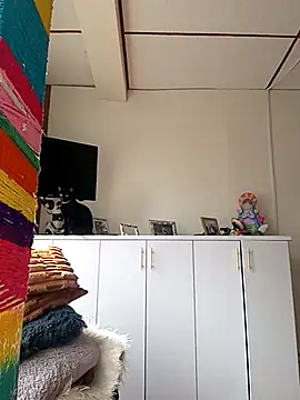 kelly dirty  online show from 10/30/25, 07:58