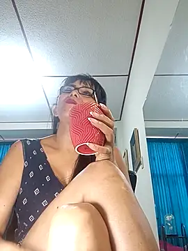 kelly dirty  online show from 05/02/26, 06:02