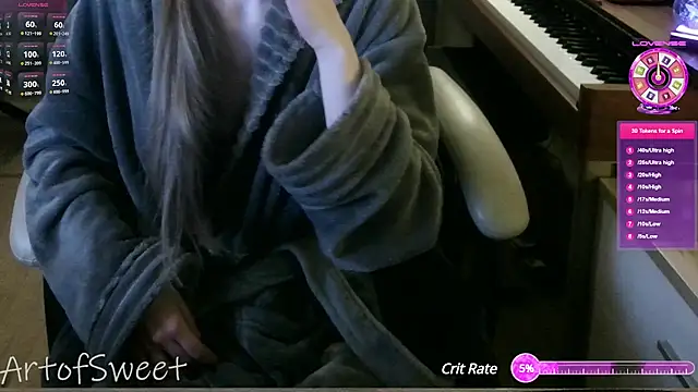 Snapshot of ArtofSweet chatting on 12/01/24, 06:30 ArtofSweet online show from 12/01/24, 06:30