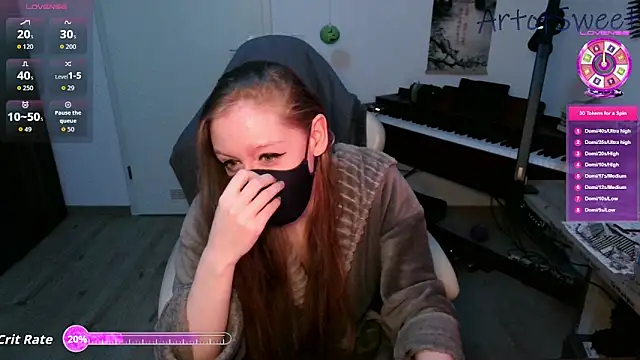 Snapshot of ArtofSweet chatting on 11/10/25, 07:24 ArtofSweet online show from 11/10/25, 07:24