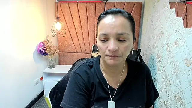 MarilynMiilf  online show from 12/04/25, 07:33
