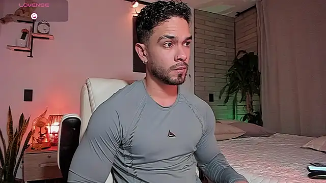 Snapshot of Josseph1_ chatting on 04/09/26, 12:32 Josseph1 online show from 04/09/26, 12:32
