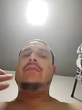 Snapshot of thickcocklatino chatting on 12/22/24, 08:38 thickcocklatino online show from 12/22/24, 08:38