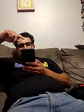 Snapshot of thickcocklatino chatting on 09/29/25, 06:02 thickcocklatino online show from 09/29/25, 06:02