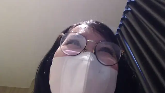 Snapshot of Onee-Chew chatting on 10/11/25, 03:06 Onee-Chew online show from 10/11/25, 03:06