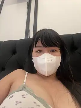 Snapshot of Onee-Chew chatting on 12/19/25, 06:53 Onee-Chew online show from 12/19/25, 06:53