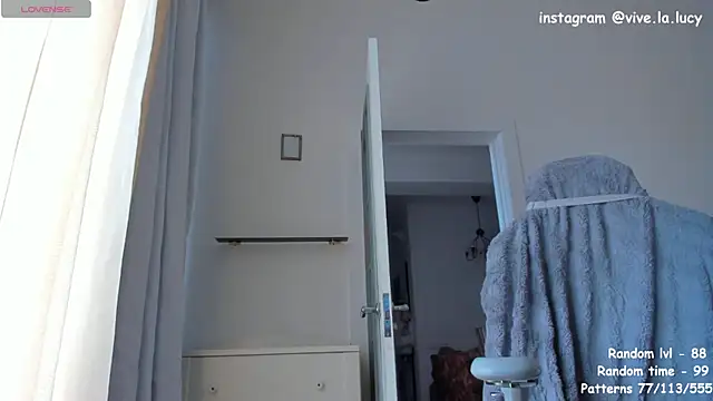 Snapshot of Lucy_Ember chatting on 02/10/25, 07:58 Lucy Ember online show from 02/10/25, 07:58