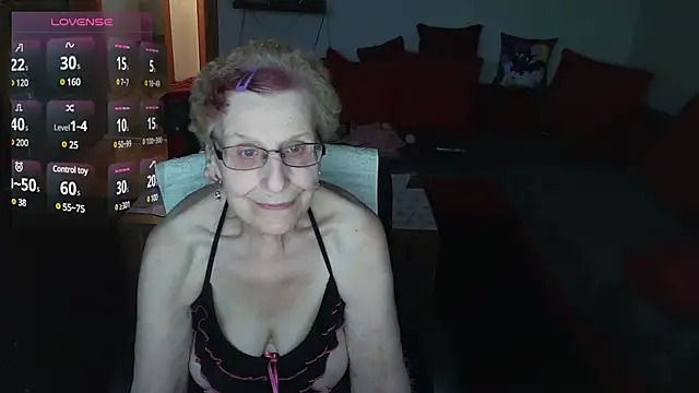 HeisseomaOriginal online show from 01/19/25, 08:07
