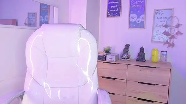 bluee hazell online show from 10/21/25, 11:33