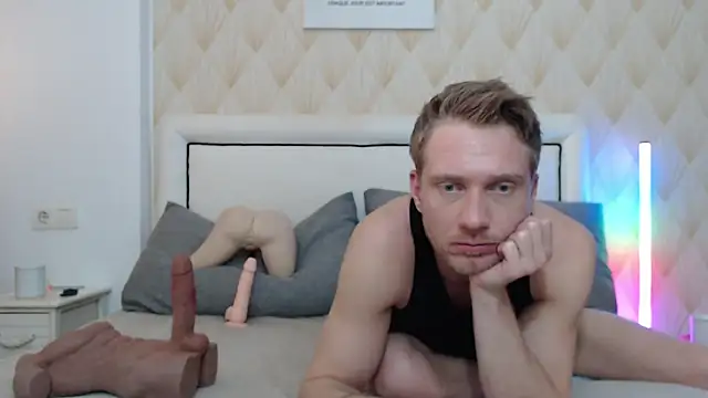 Snapshot of redheadxxl chatting on 03/13/26, 04:35 redheadxxl online show from 03/13/26, 04:35