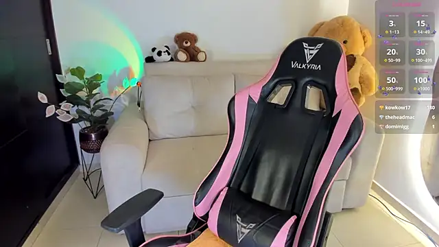 Snapshot of eval_lee18 chatting on 11/28/25, 01:08 eval lee18 online show from 11/28/25, 01:08