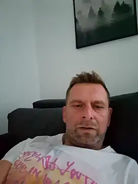 Snapshot of Mjn34 chatting on 10/01/25, 05:46 Mjn34 online show from 10/01/25, 05:46