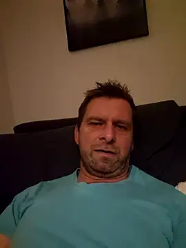 Snapshot of Mjn34 chatting on 11/28/25, 06:27 Mjn34 online show from 11/28/25, 06:27