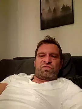 Snapshot of Mjn34 chatting on 12/02/25, 06:41 Mjn34 online show from 12/02/25, 06:41