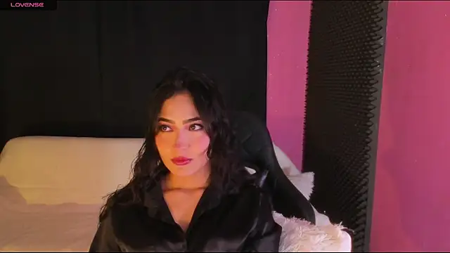 Snapshot of rosario215B chatting on 03/15/26, 06:08 rosario215B online show from 03/15/26, 06:08