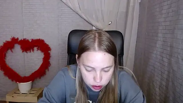 Snapshot of klerkarina chatting on 10/07/25, 05:26 klerkarina online show from 10/07/25, 05:26