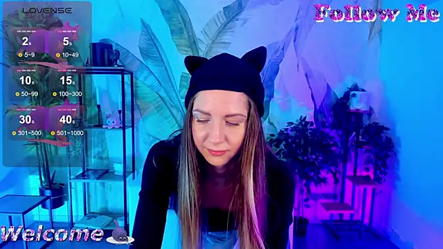 Snapshot of GrayceWild chatting on 03/18/25, 05:31 GrayceWild online show from 03/18/25, 05:31
