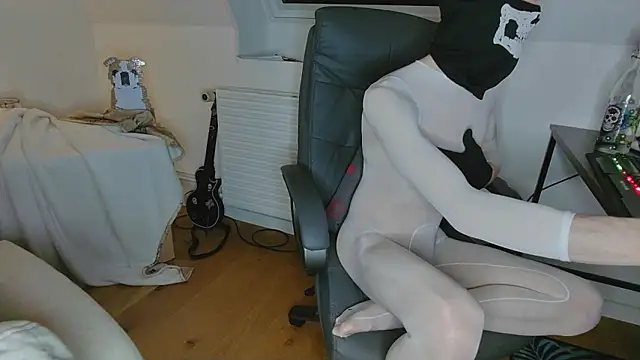 Snapshot of Nyl0nnickb0y chatting on 03/02/26, 09:10 Nyl0nnickb0y online show from 03/02/26, 09:10