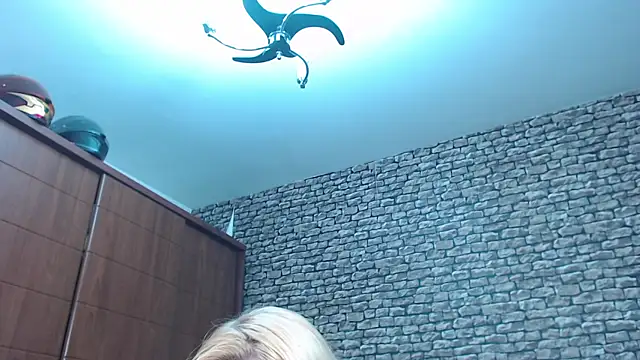 Snapshot of CuteBlondeMe chatting on 01/25/25, 10:50 CuteBlondeMe online show from 01/25/25, 10:50