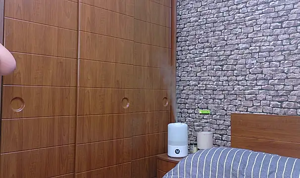 Snapshot of CuteBlondeMe chatting on 10/30/25, 03:46 CuteBlondeMe online show from 10/30/25, 03:46