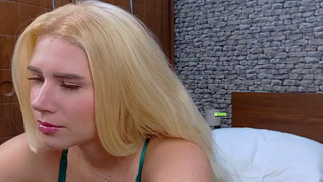 Snapshot of CuteBlondeMe chatting on 12/05/25, 02:03 CuteBlondeMe online show from 12/05/25, 02:03