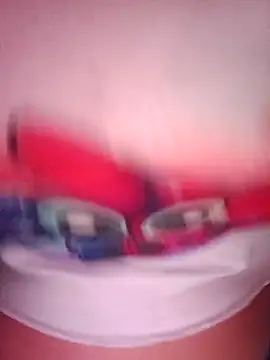 ValeriaSantos- online show from 10/10/25, 12:15